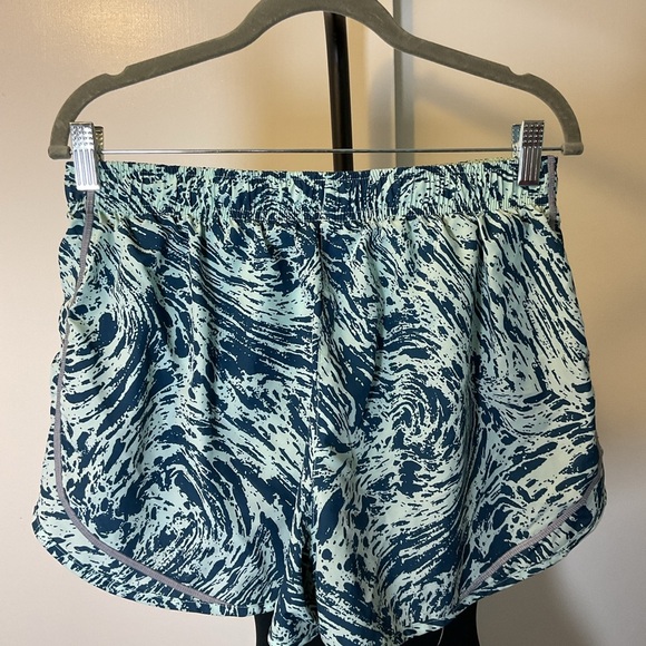 19. Nike Blue and White Athletic Shorts with Swirling Pattern Size Large - Picture 3 of 3